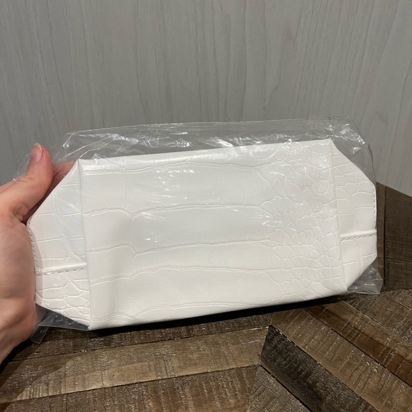 Tarte white vegan makeup bag new - Picture 2 of 3